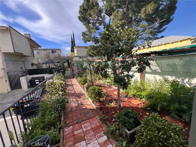 13243 Vanowen 2, North Hollywood, CA 91605
