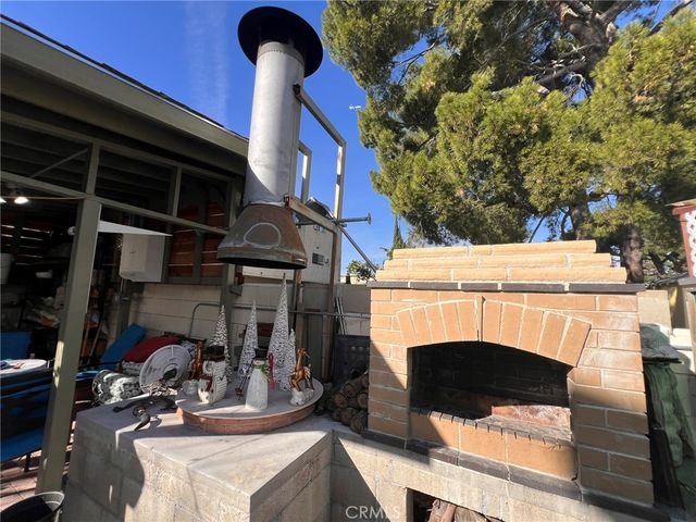 13243 Vanowen 2, North Hollywood, CA 91605