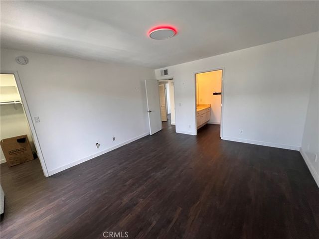 13243 Vanowen 2, North Hollywood, CA 91605