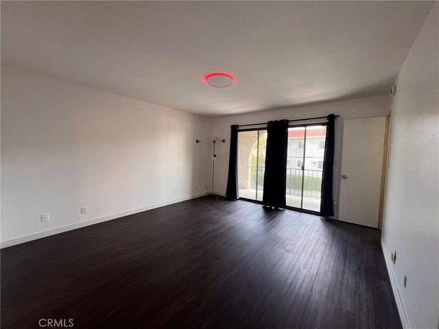 13243 Vanowen 2, North Hollywood, CA 91605