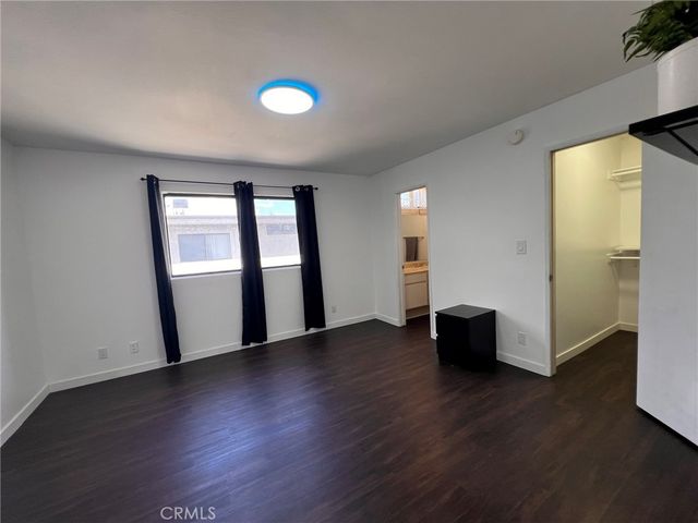 13243 Vanowen 2, North Hollywood, CA 91605