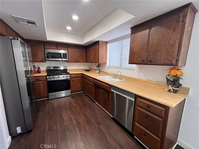 13243 Vanowen 2, North Hollywood, CA 91605