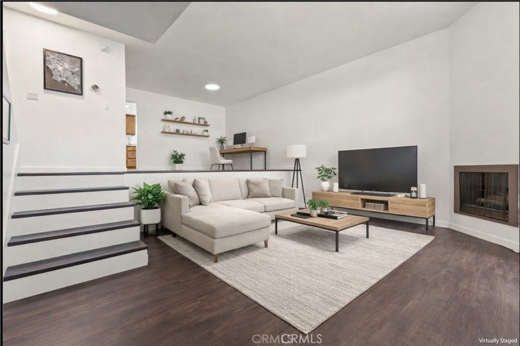 13243 Vanowen 2, North Hollywood, CA 91605