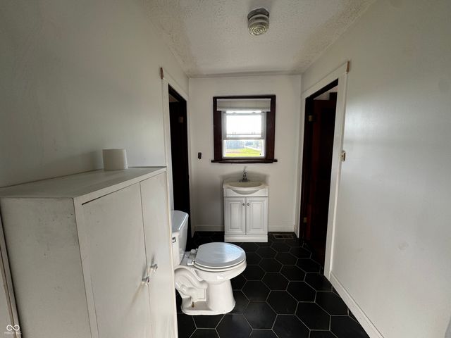 3179 W 400 N, Fairland, IN 46126