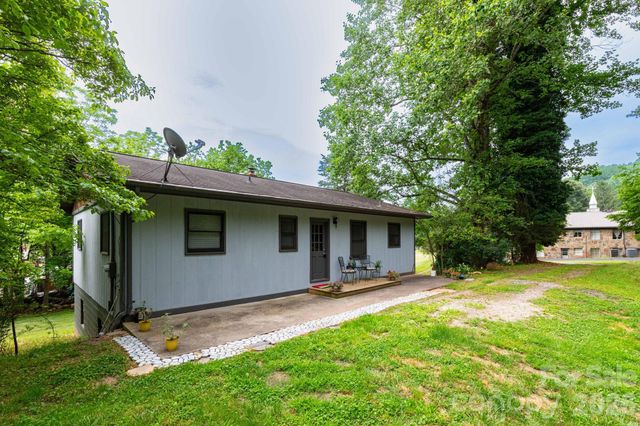 57 Gribble Road, Franklin, NC 28734