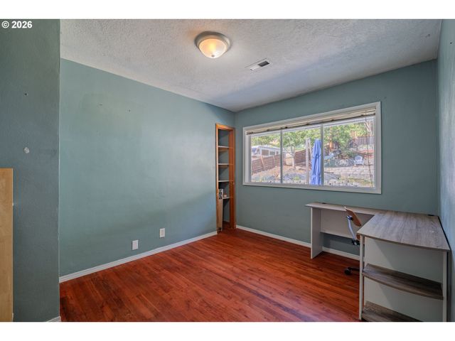 243 N SHEPHERD Rd, Washougal, WA 98671