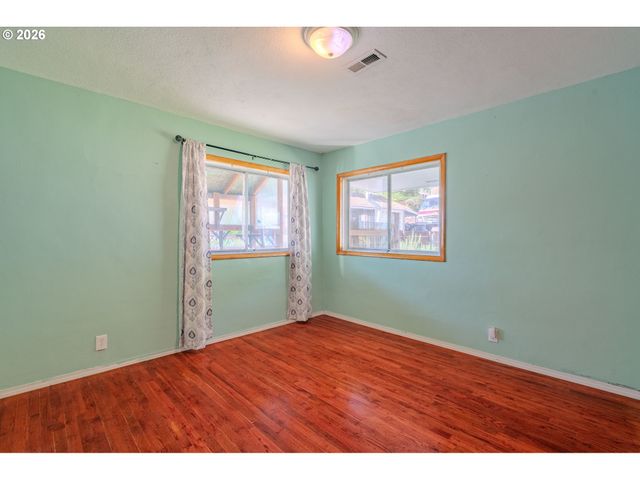 243 N SHEPHERD Rd, Washougal, WA 98671