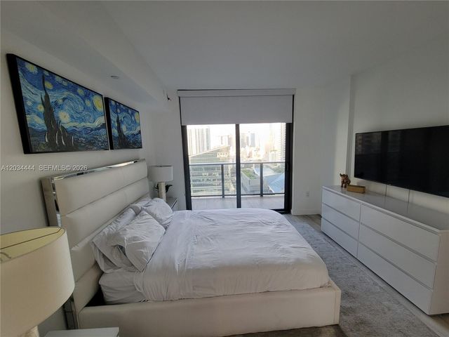 45 SW 9th St 2201, Miami, FL 33130