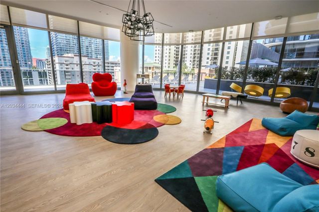 45 SW 9th St 2201, Miami, FL 33130