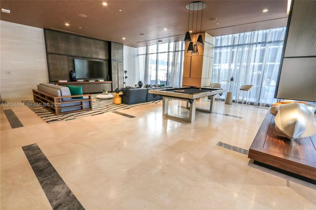 45 SW 9th St 2201, Miami, FL 33130