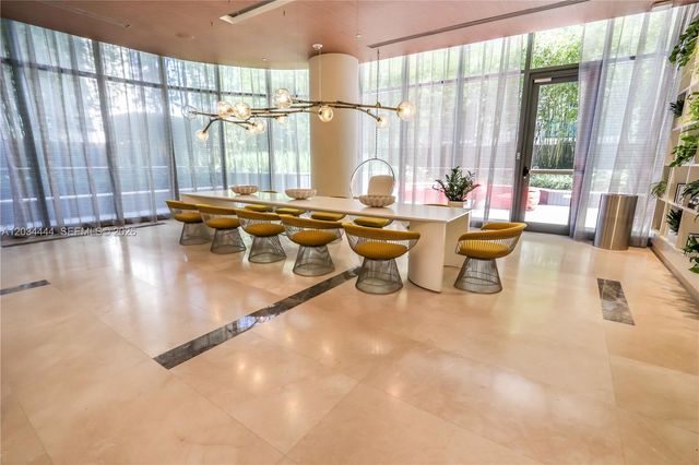 45 SW 9th St 2201, Miami, FL 33130