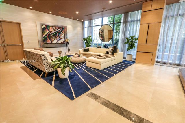 45 SW 9th St 2201, Miami, FL 33130