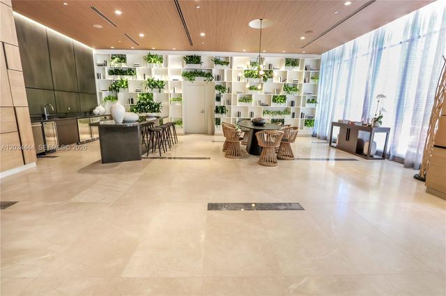 45 SW 9th St 2201, Miami, FL 33130