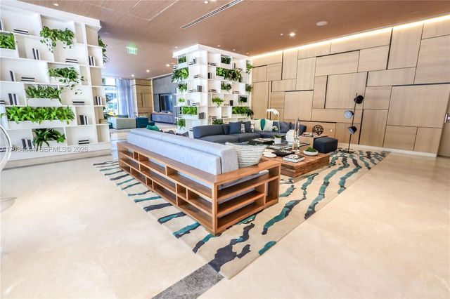 45 SW 9th St 2201, Miami, FL 33130