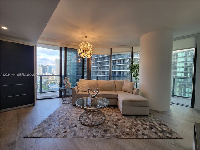 45 SW 9th St 2201, Miami, FL 33130
