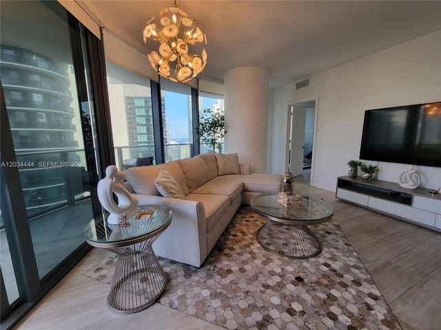 45 SW 9th St 2201, Miami, FL 33130