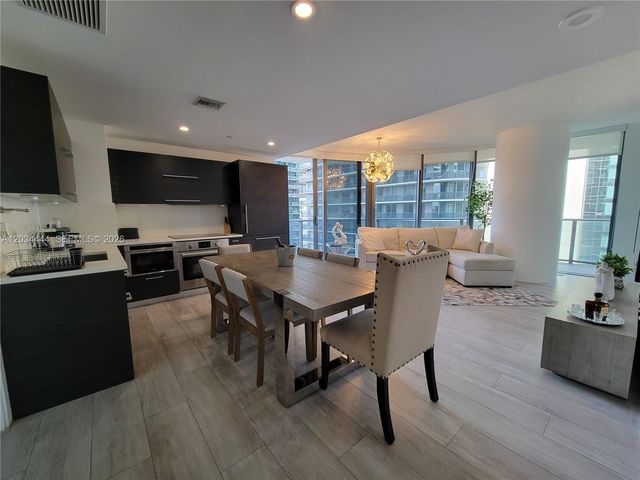 45 SW 9th St 2201, Miami, FL 33130