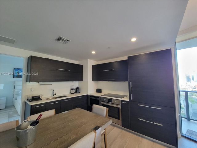 45 SW 9th St 2201, Miami, FL 33130