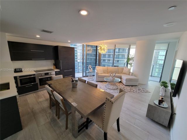 45 SW 9th St 2201, Miami, FL 33130