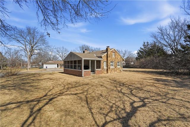 2127 Orchard Lane, Lawrence, KS 66049