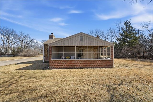 2127 Orchard Lane, Lawrence, KS 66049