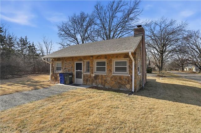 2127 Orchard Lane, Lawrence, KS 66049