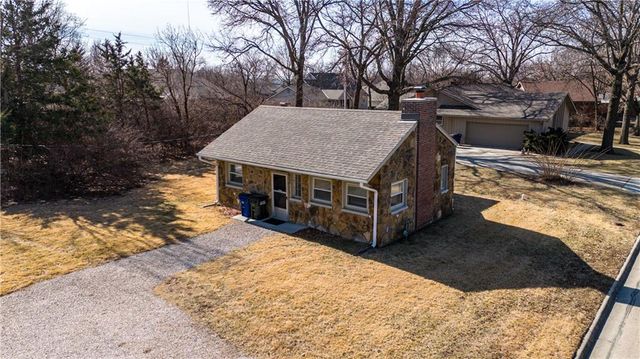 2127 Orchard Lane, Lawrence, KS 66049