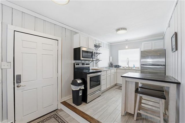 2127 Orchard Lane, Lawrence, KS 66049