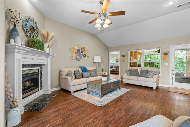 618 E Rush Road, Siloam Springs, AR 72761