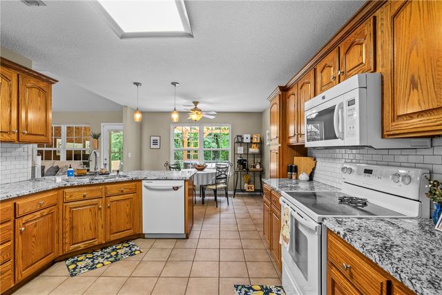 618 E Rush Road, Siloam Springs, AR 72761