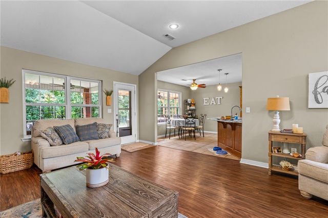 618 E Rush Road, Siloam Springs, AR 72761