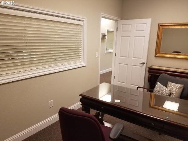 613 W 11TH St, Vancouver, WA 98660