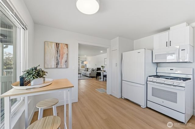 1221 S 101st Street, Seattle, WA 98168