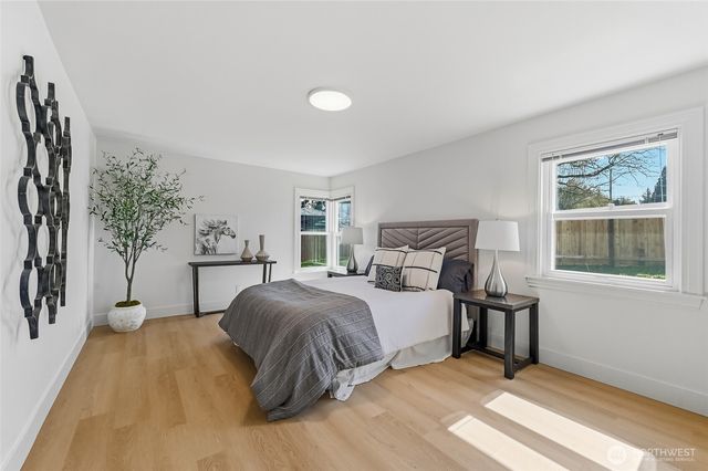 1221 S 101st Street, Seattle, WA 98168