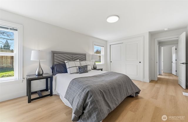 1221 S 101st Street, Seattle, WA 98168