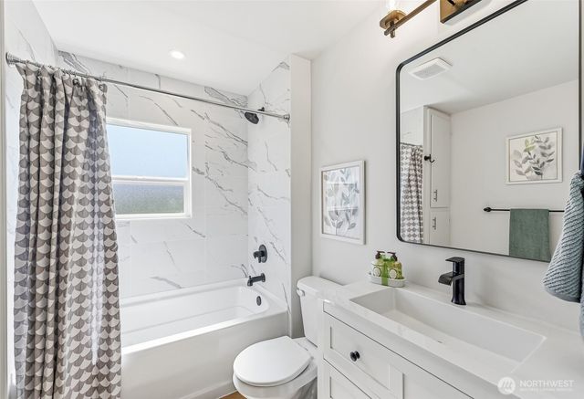 1221 S 101st Street, Seattle, WA 98168