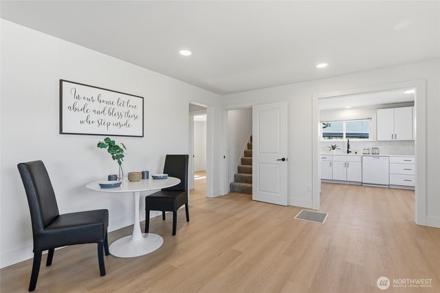 1221 S 101st Street, Seattle, WA 98168