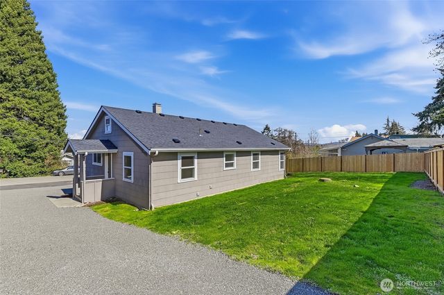 1221 S 101st Street, Seattle, WA 98168