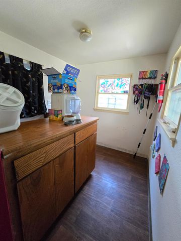 627 N Poplar Avenue, Fresno, CA 93728