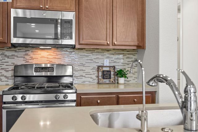 2336 Carbondale Way, Dublin, CA 94568