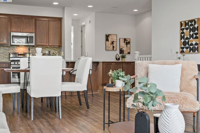 2336 Carbondale Way, Dublin, CA 94568