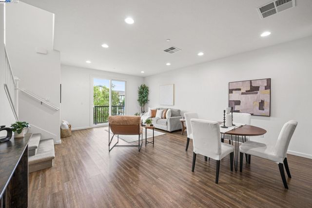 2336 Carbondale Way, Dublin, CA 94568