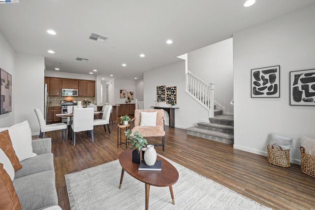 2336 Carbondale Way, Dublin, CA 94568