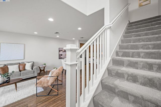 2336 Carbondale Way, Dublin, CA 94568