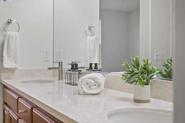 2336 Carbondale Way, Dublin, CA 94568