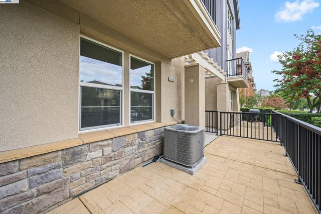 2336 Carbondale Way, Dublin, CA 94568