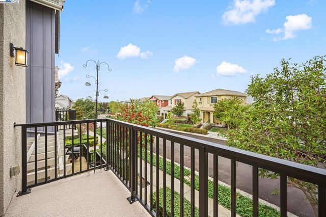 2336 Carbondale Way, Dublin, CA 94568