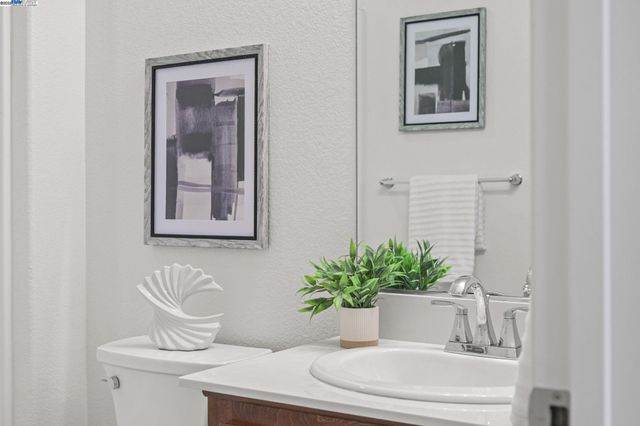 2336 Carbondale Way, Dublin, CA 94568