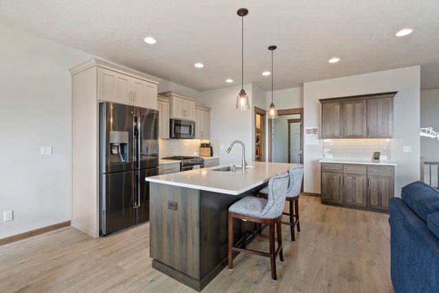 8814 E Clearview Ln, Spokane, WA 99217