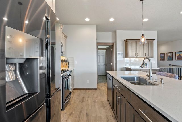 8814 E Clearview Ln, Spokane, WA 99217